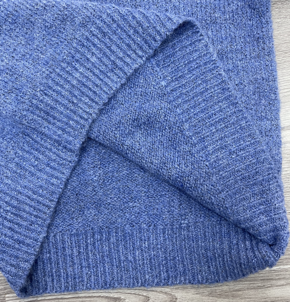 Bellaso Trend Langarmpullover in jugendlichem Blau